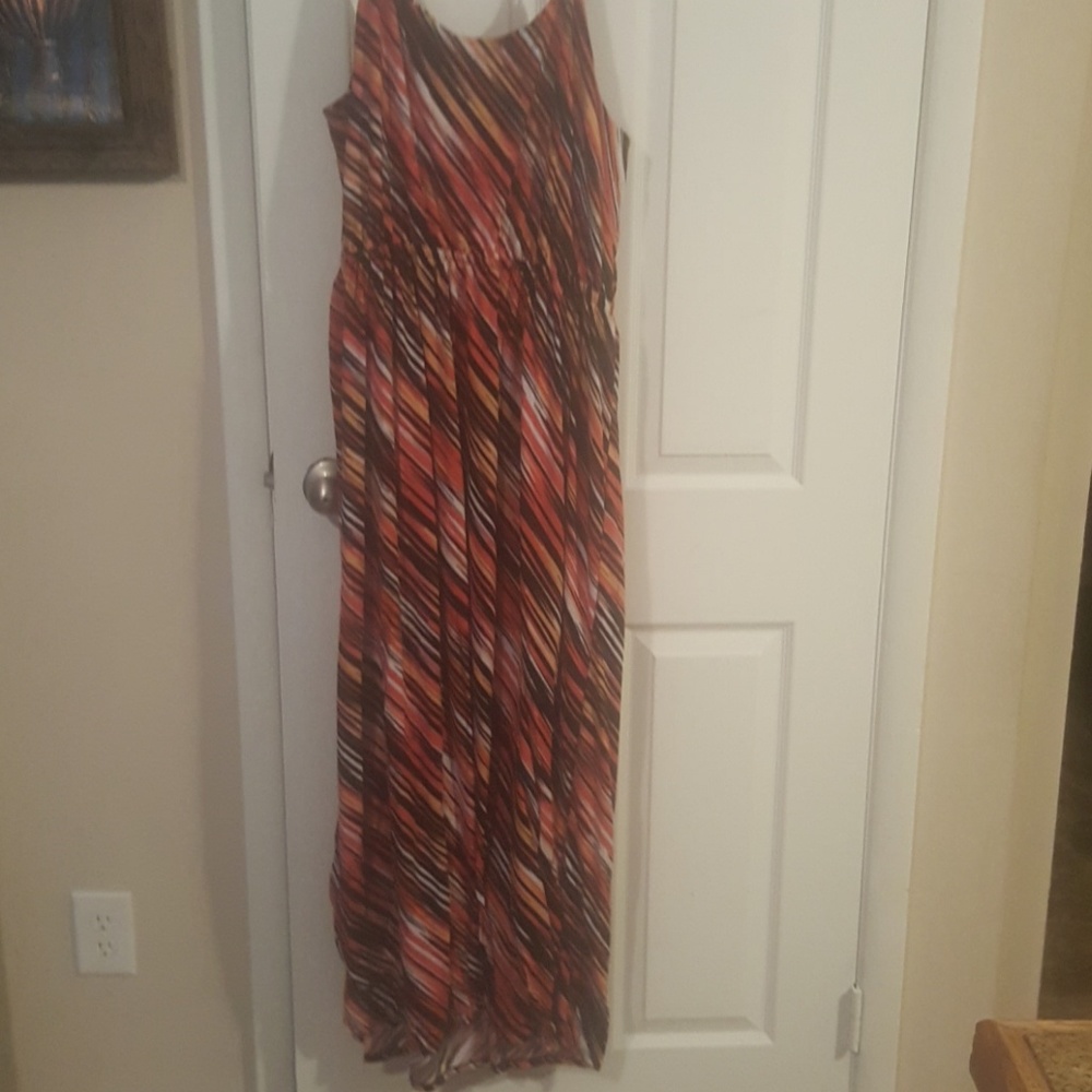 Dress - Picture 3 of 4